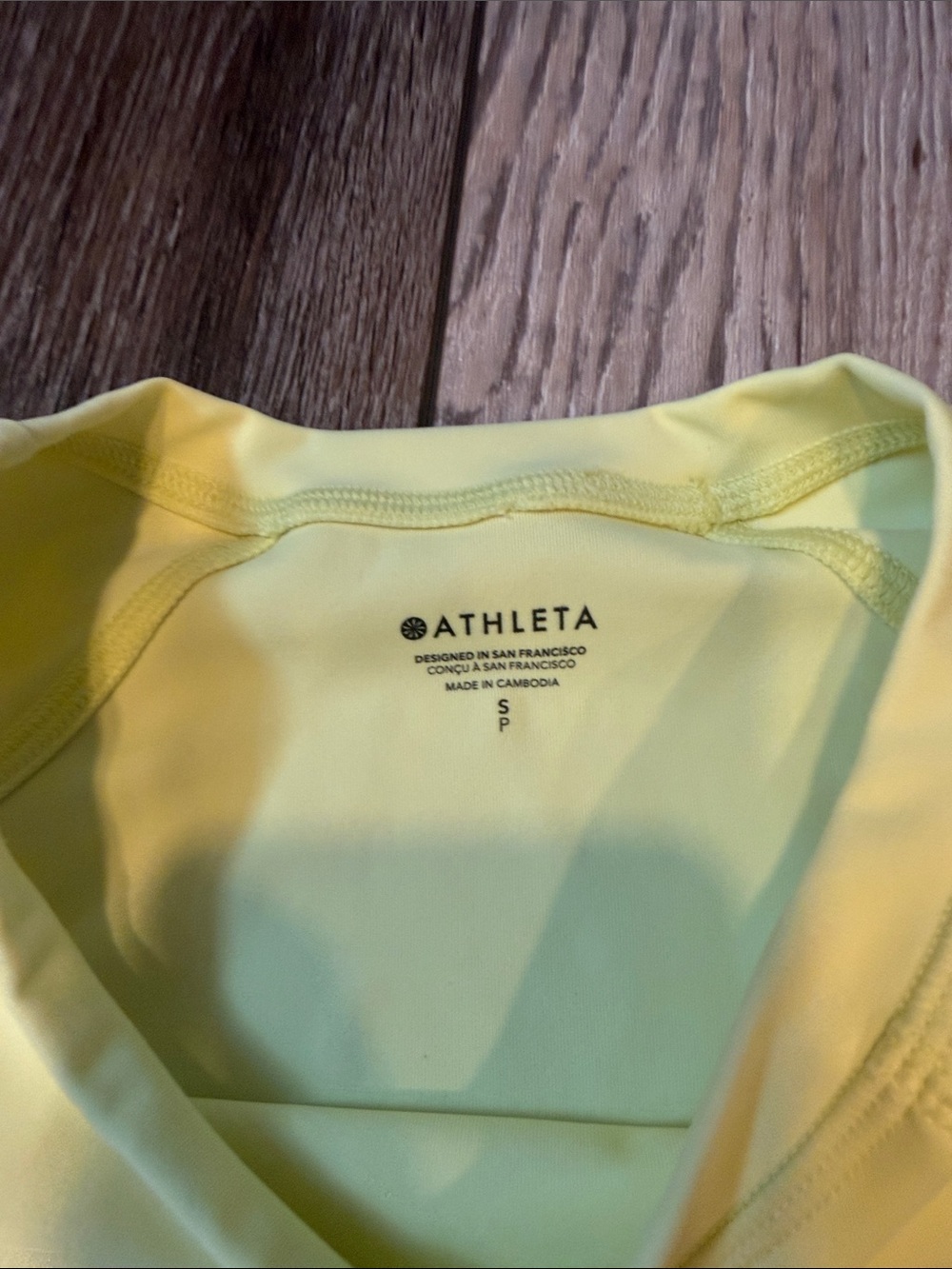 Athleta Crop Rashguard in Spark Size S - Picture 6 of 7